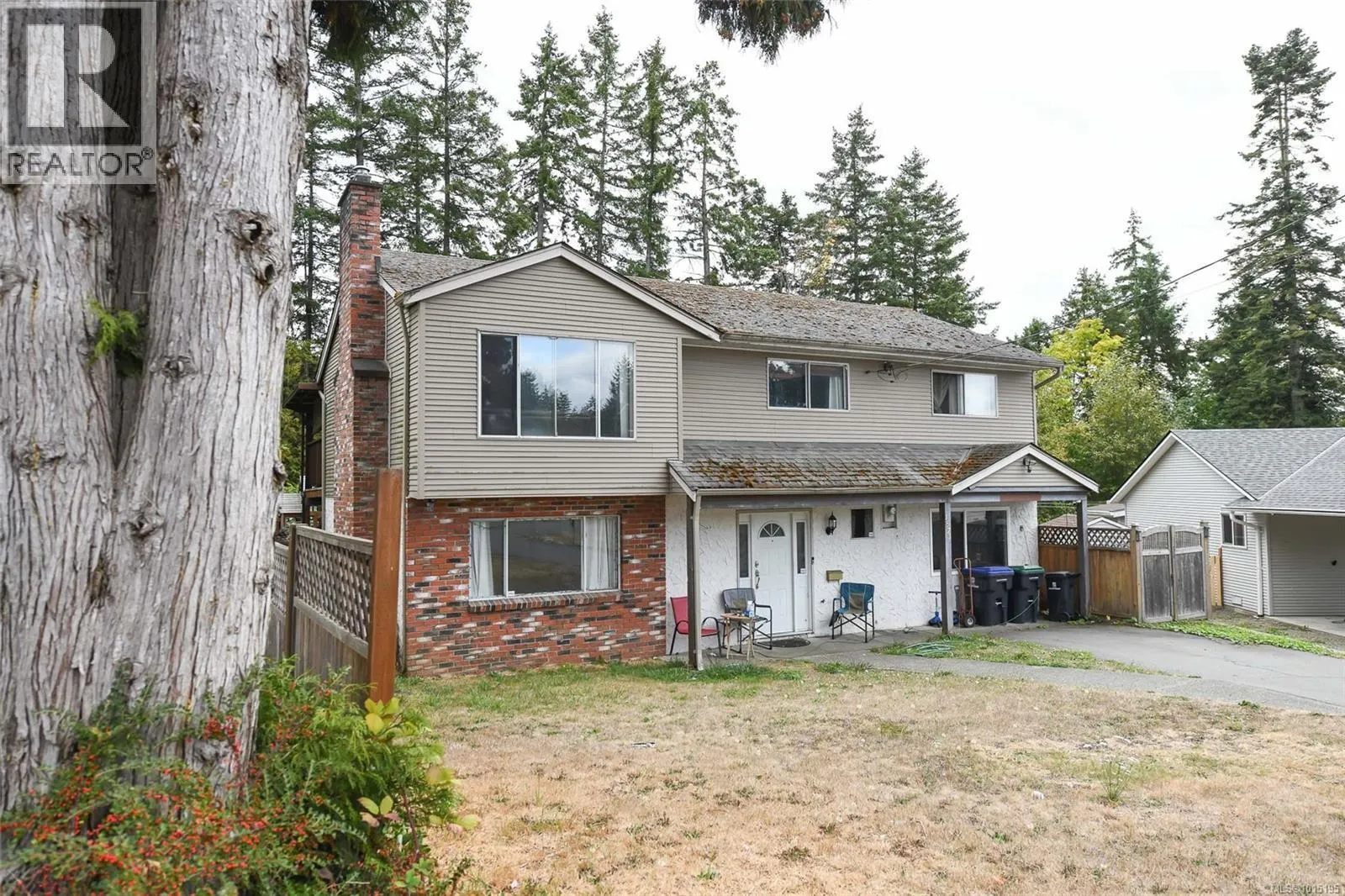 1571 Valley Cres