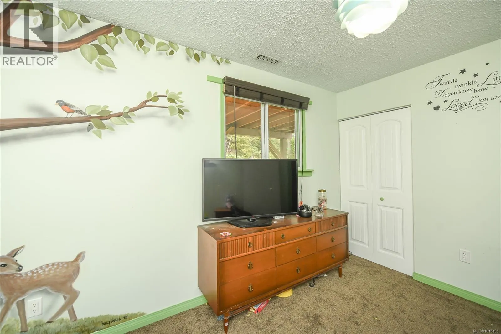 1571 Valley Cres