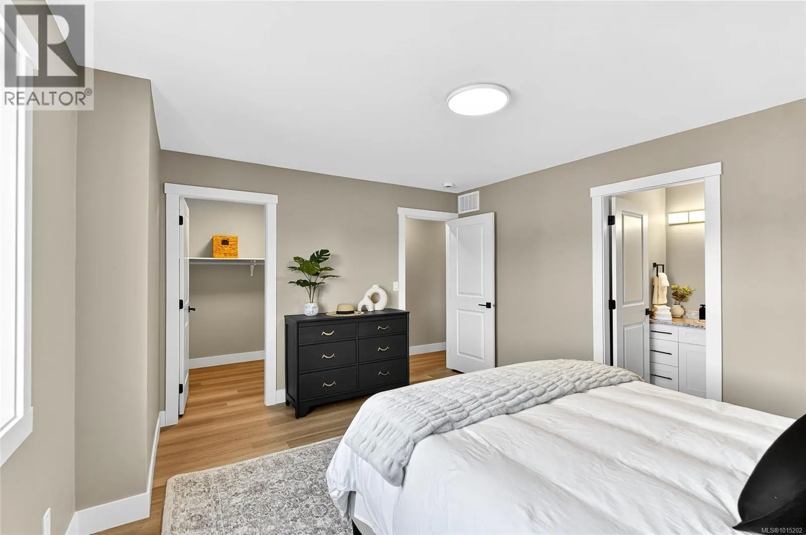 110 5535 Woodland Cres E