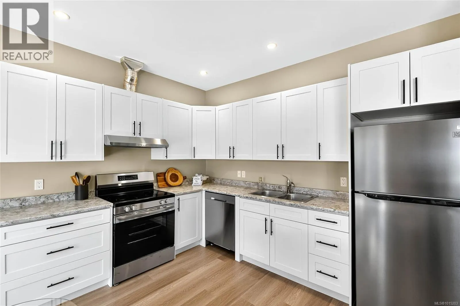 112 5535 Woodland Cres E