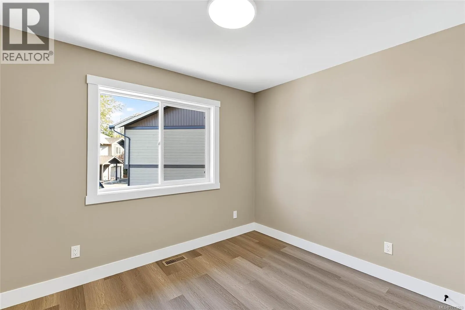 112 5535 Woodland Cres E