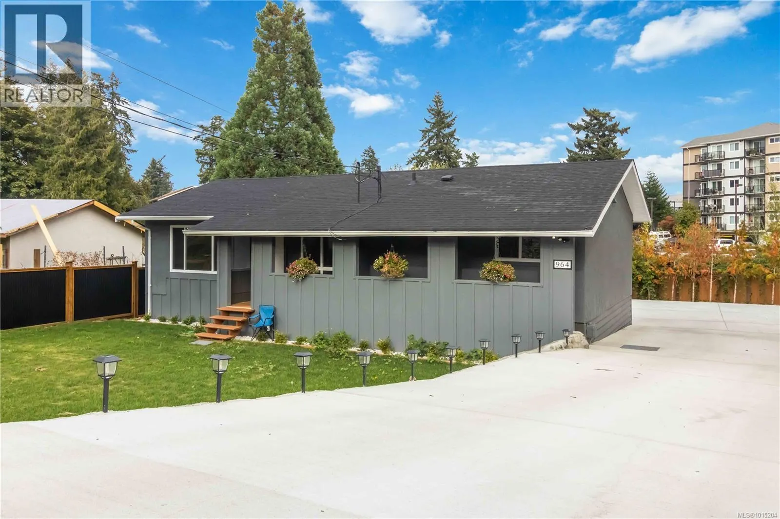 964 Loch Glen Pl