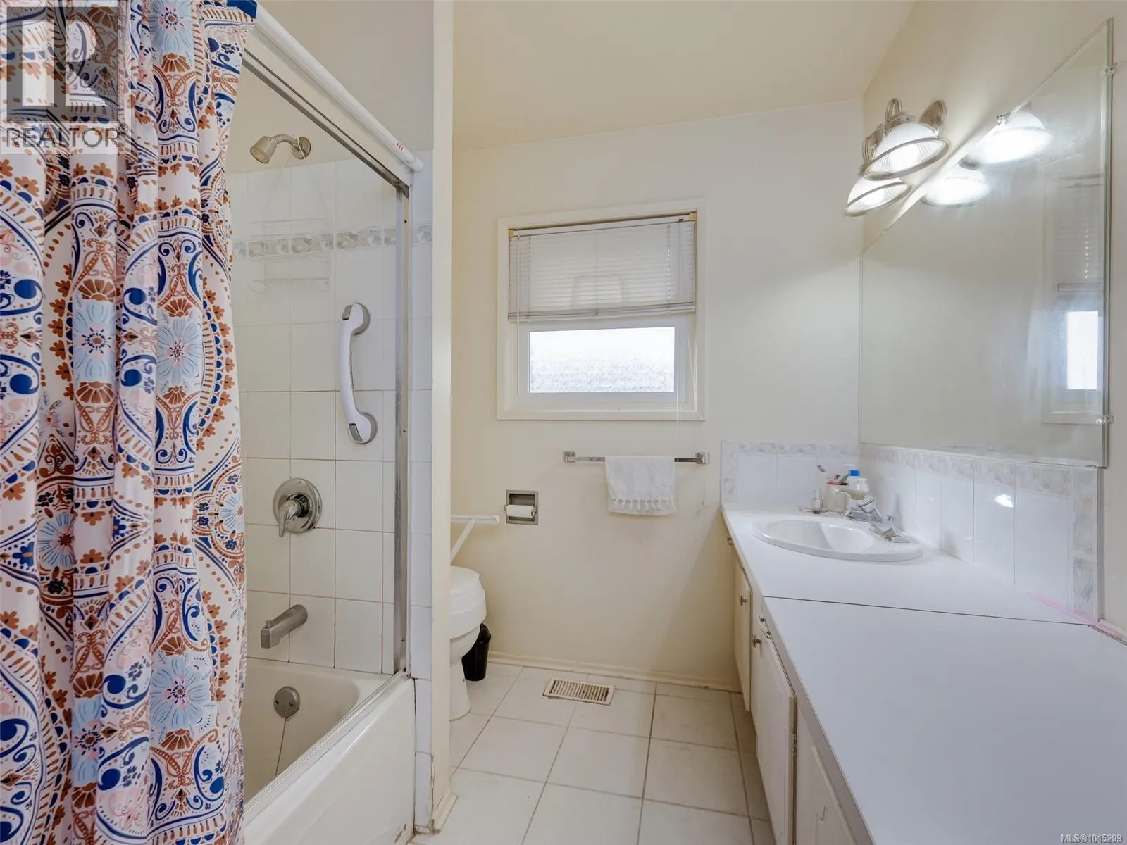 915 Rowils Cres