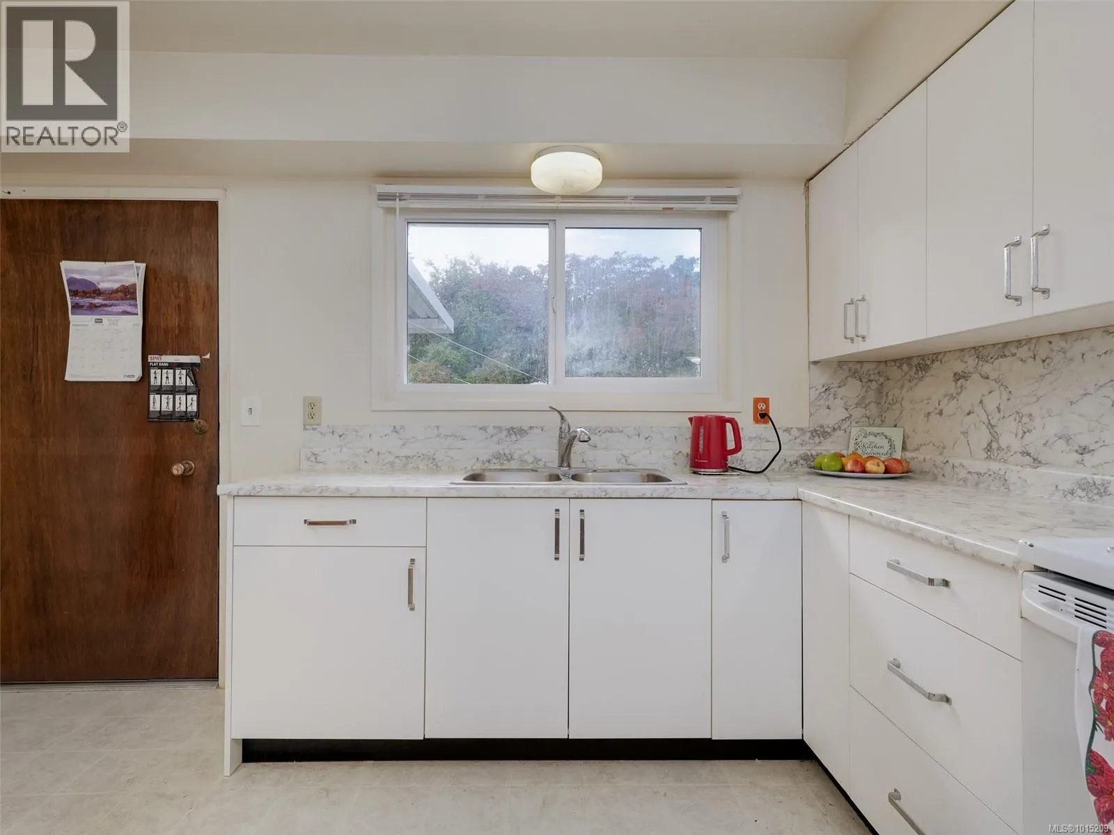 915 Rowils Cres