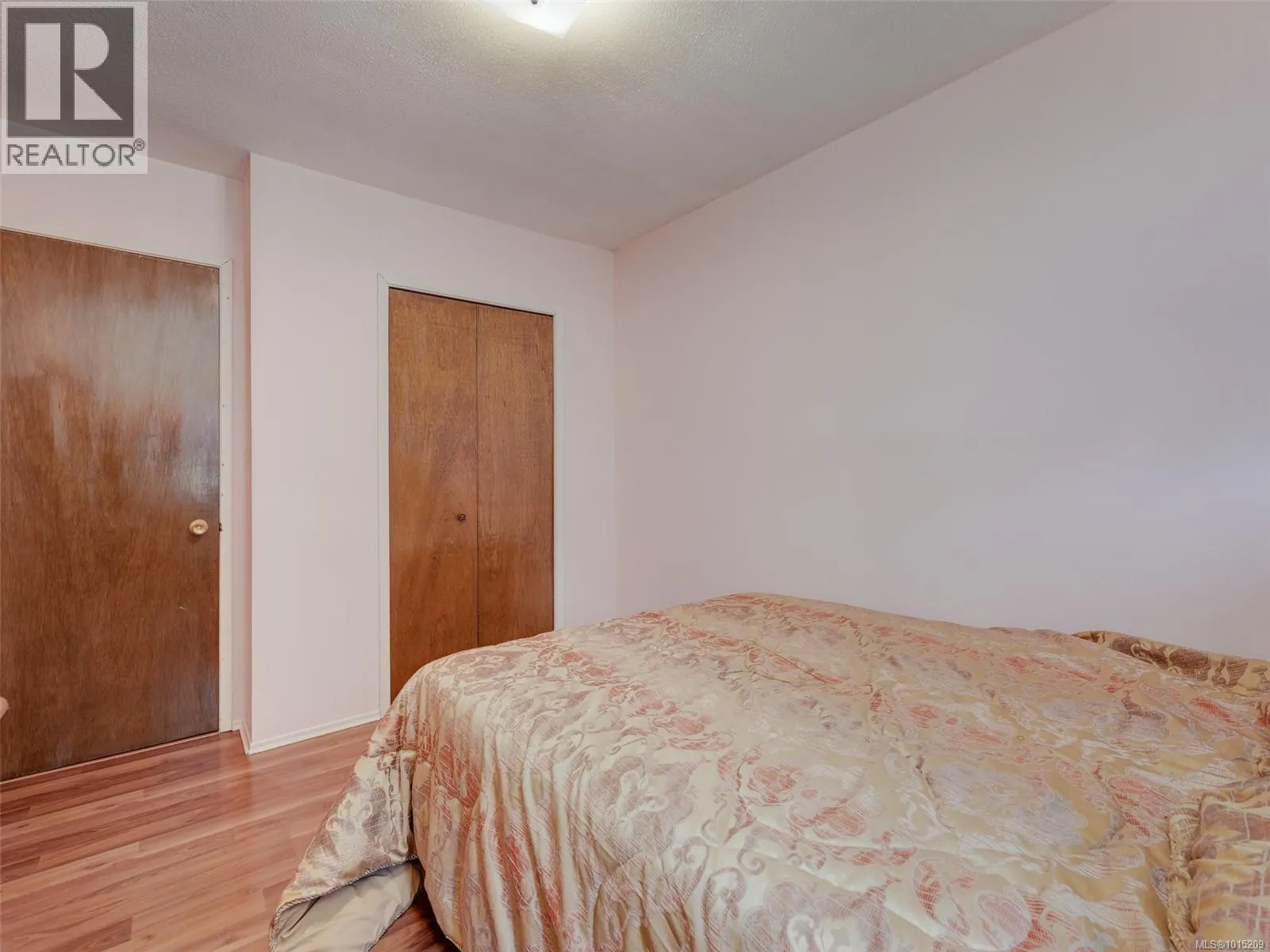 915 Rowils Cres