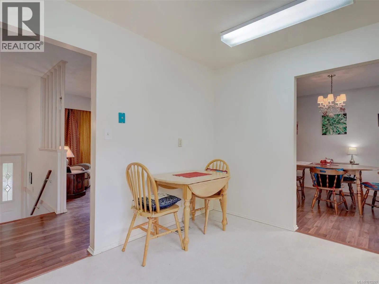 915 Rowils Cres