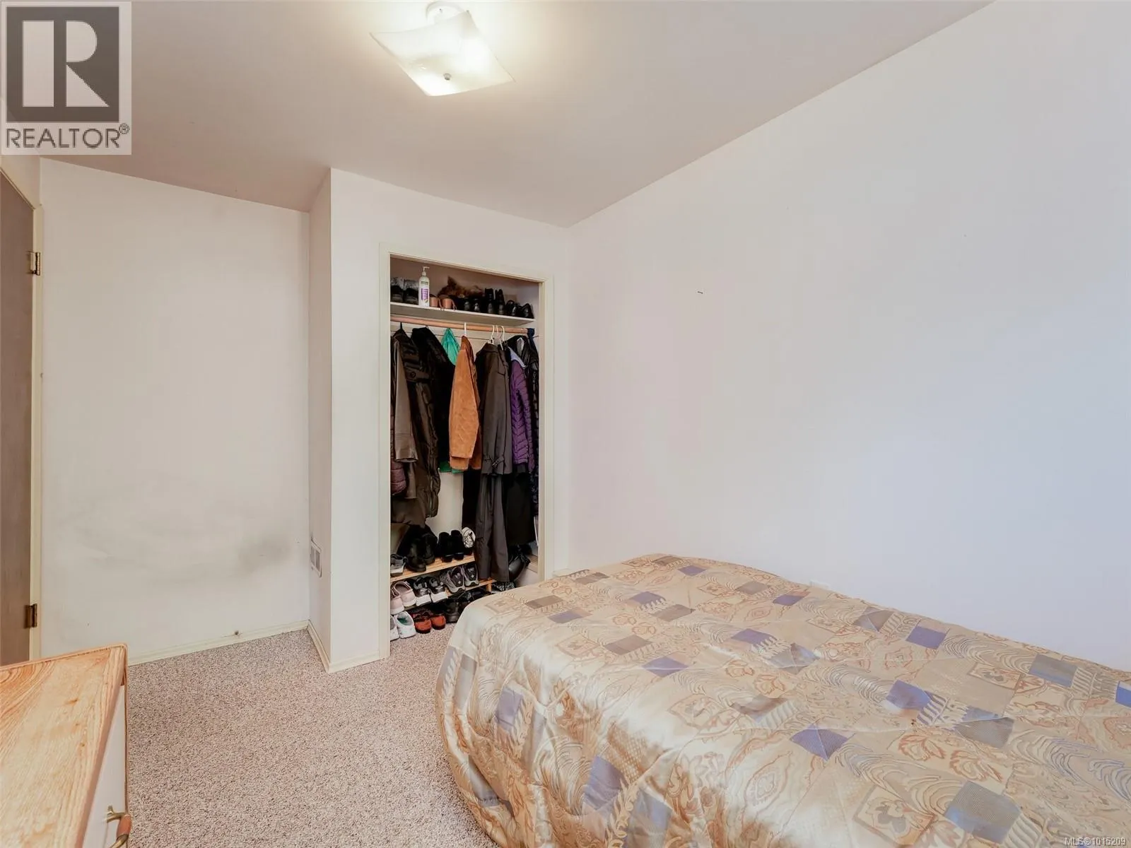 915 Rowils Cres