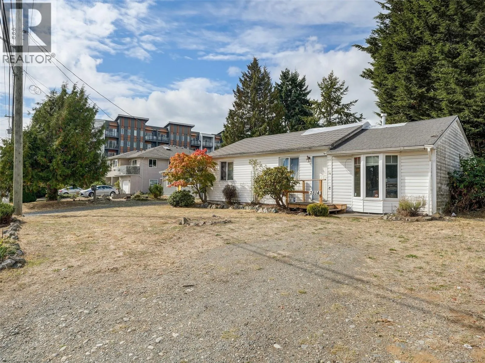2814 Carlow Rd