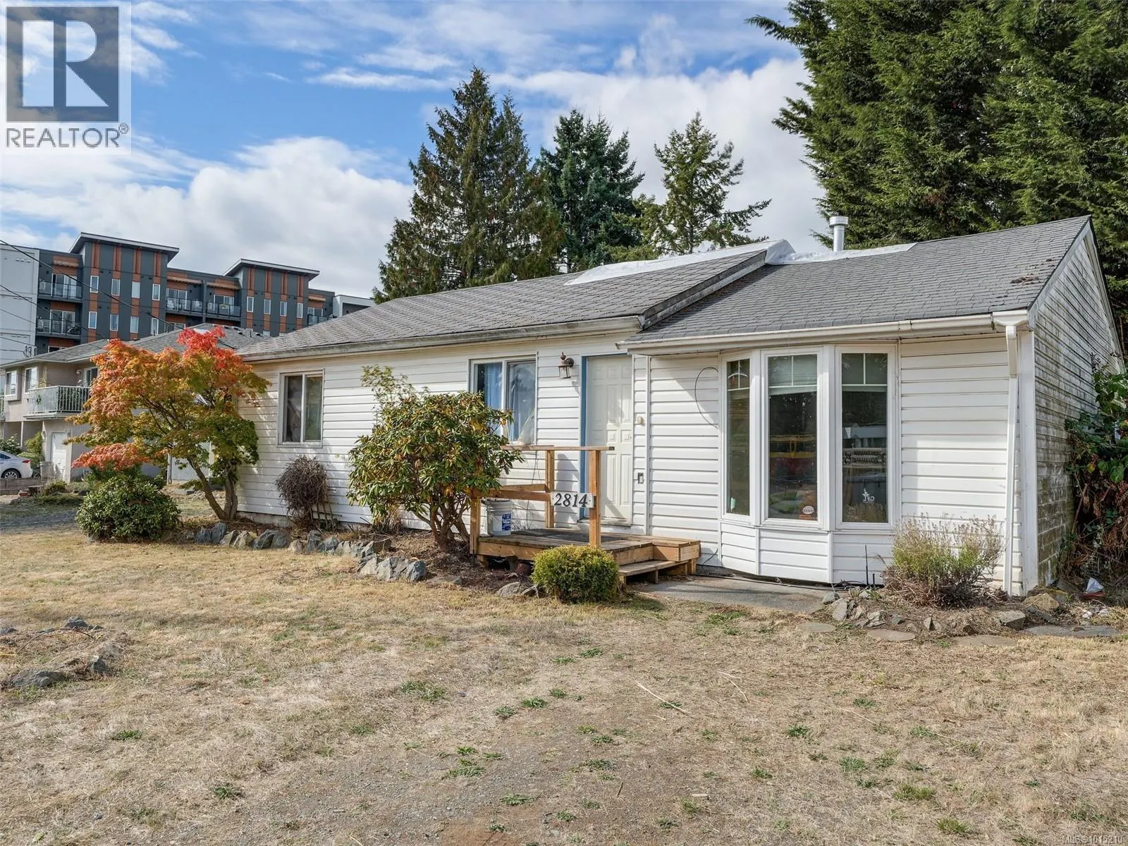 2814 Carlow Rd
