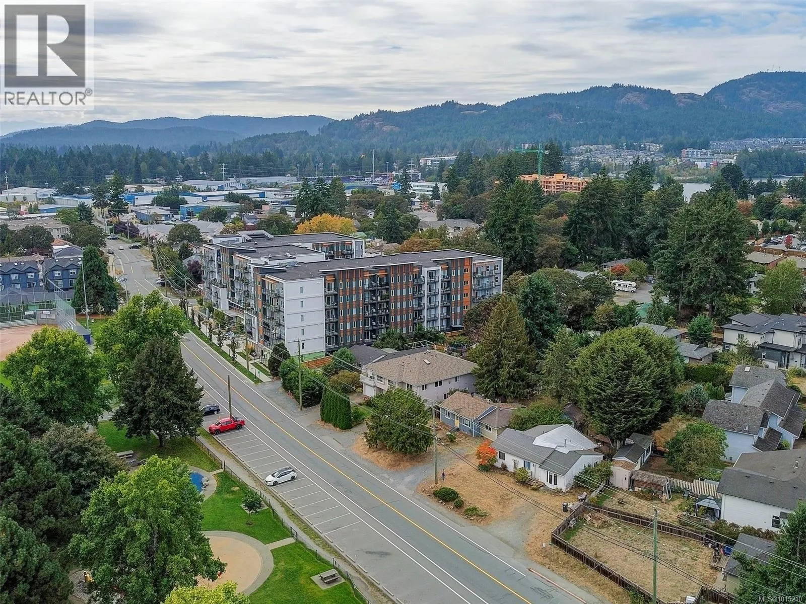 2814 Carlow Rd