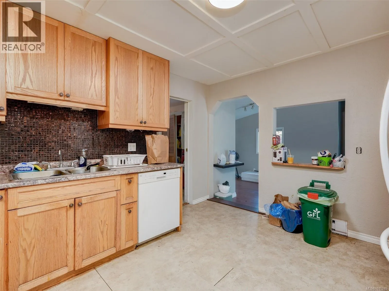 2814 Carlow Rd