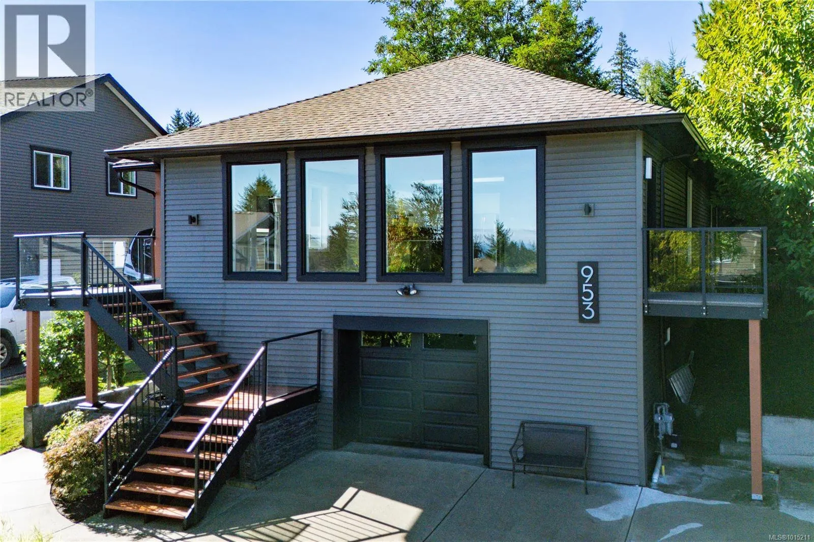 953 Holm Rd