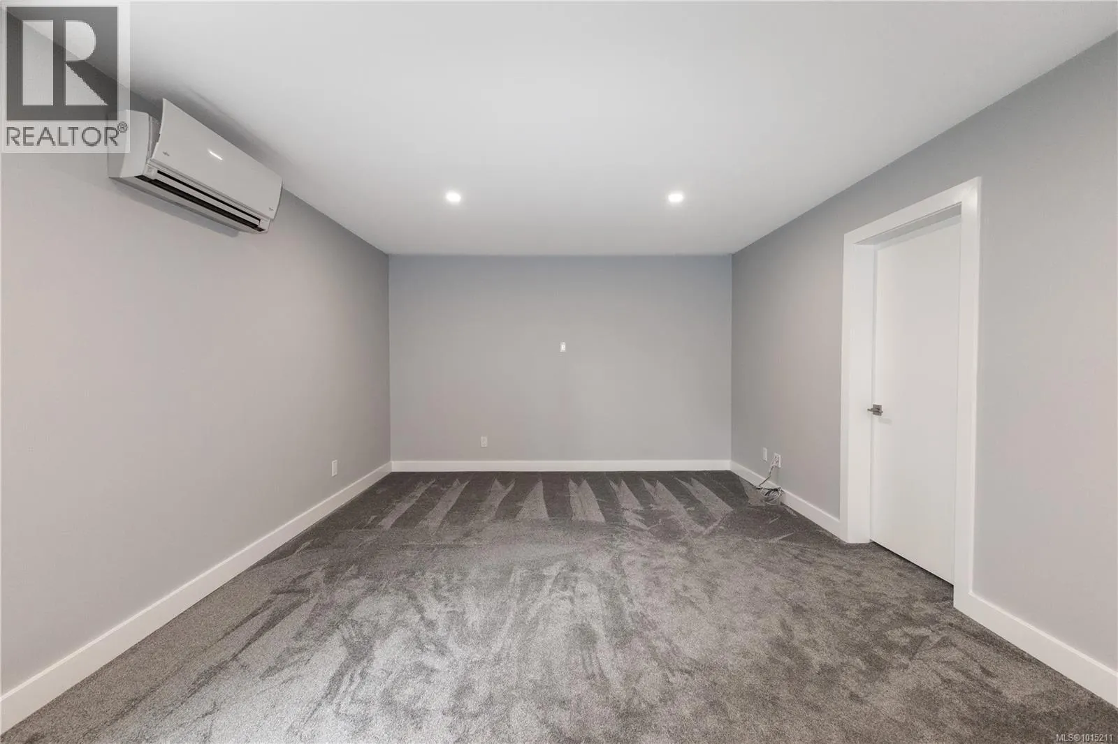 953 Holm Rd