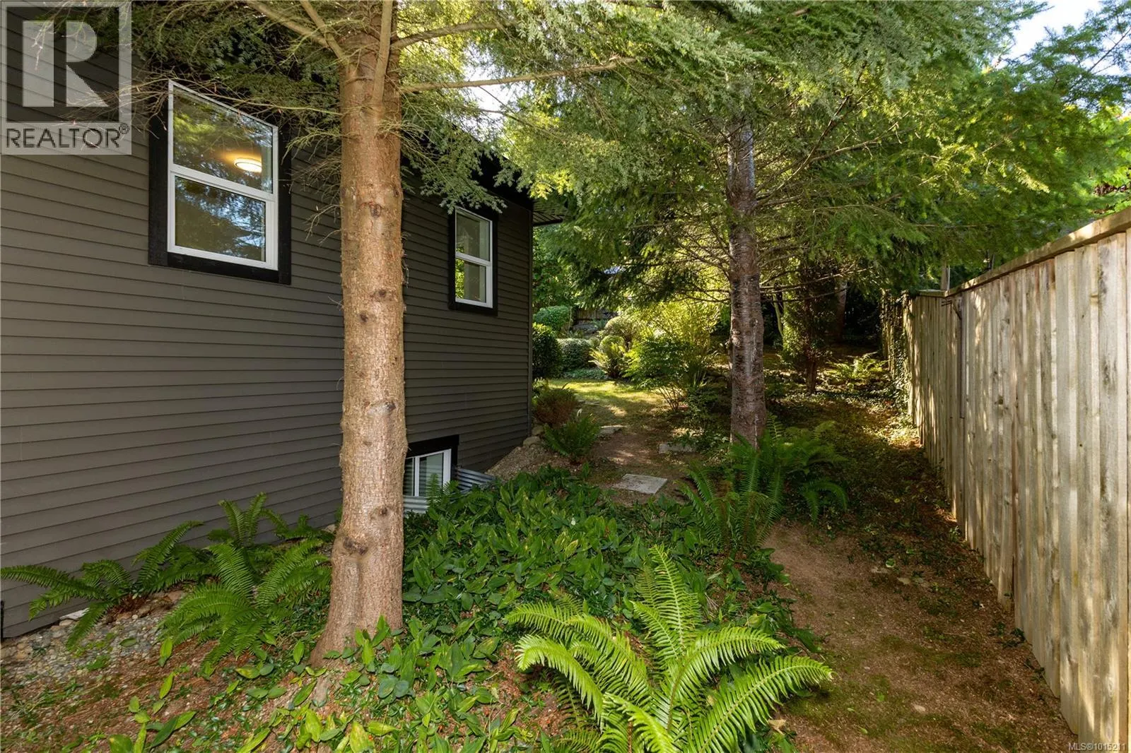 953 Holm Rd