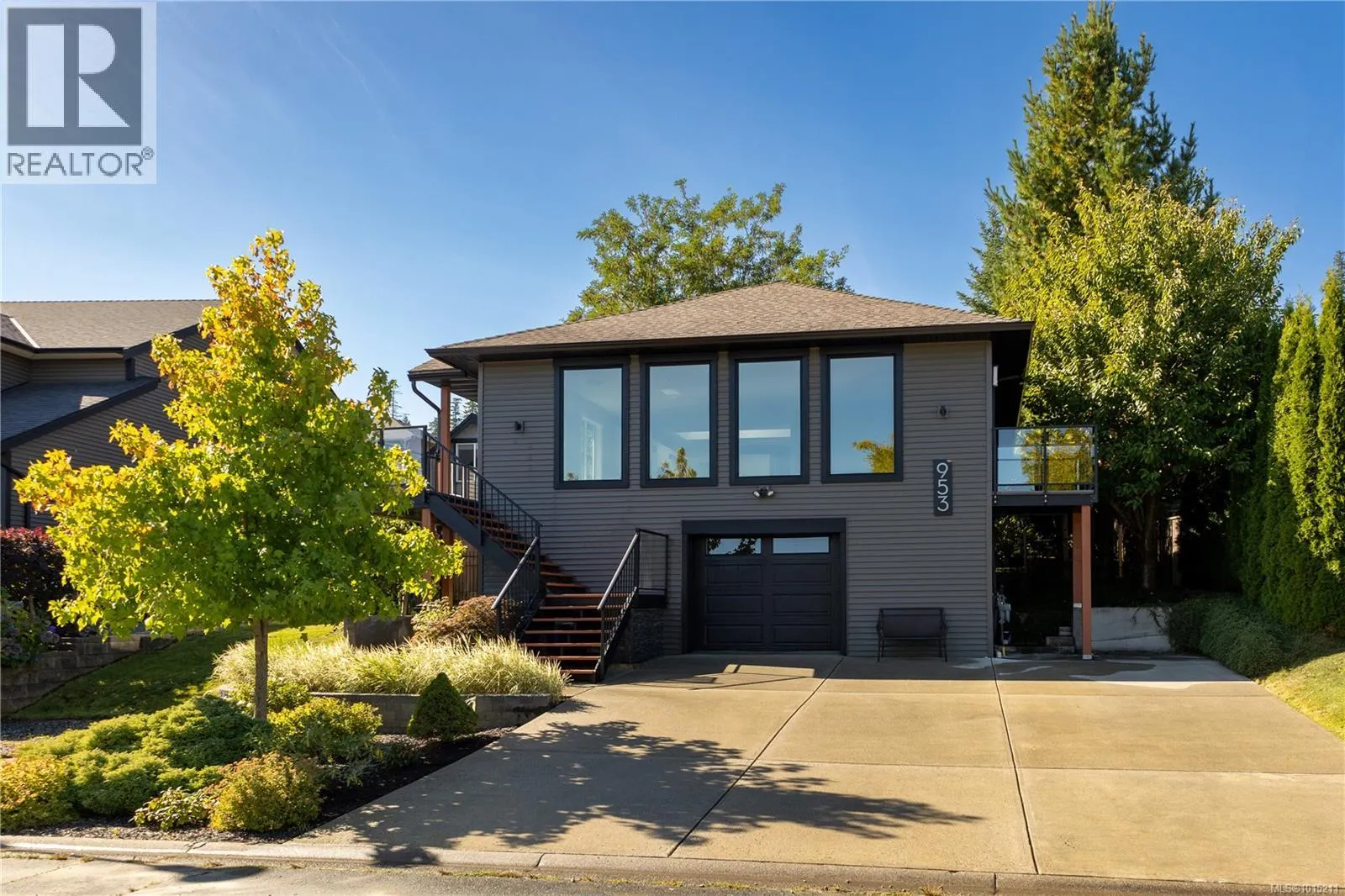953 Holm Rd