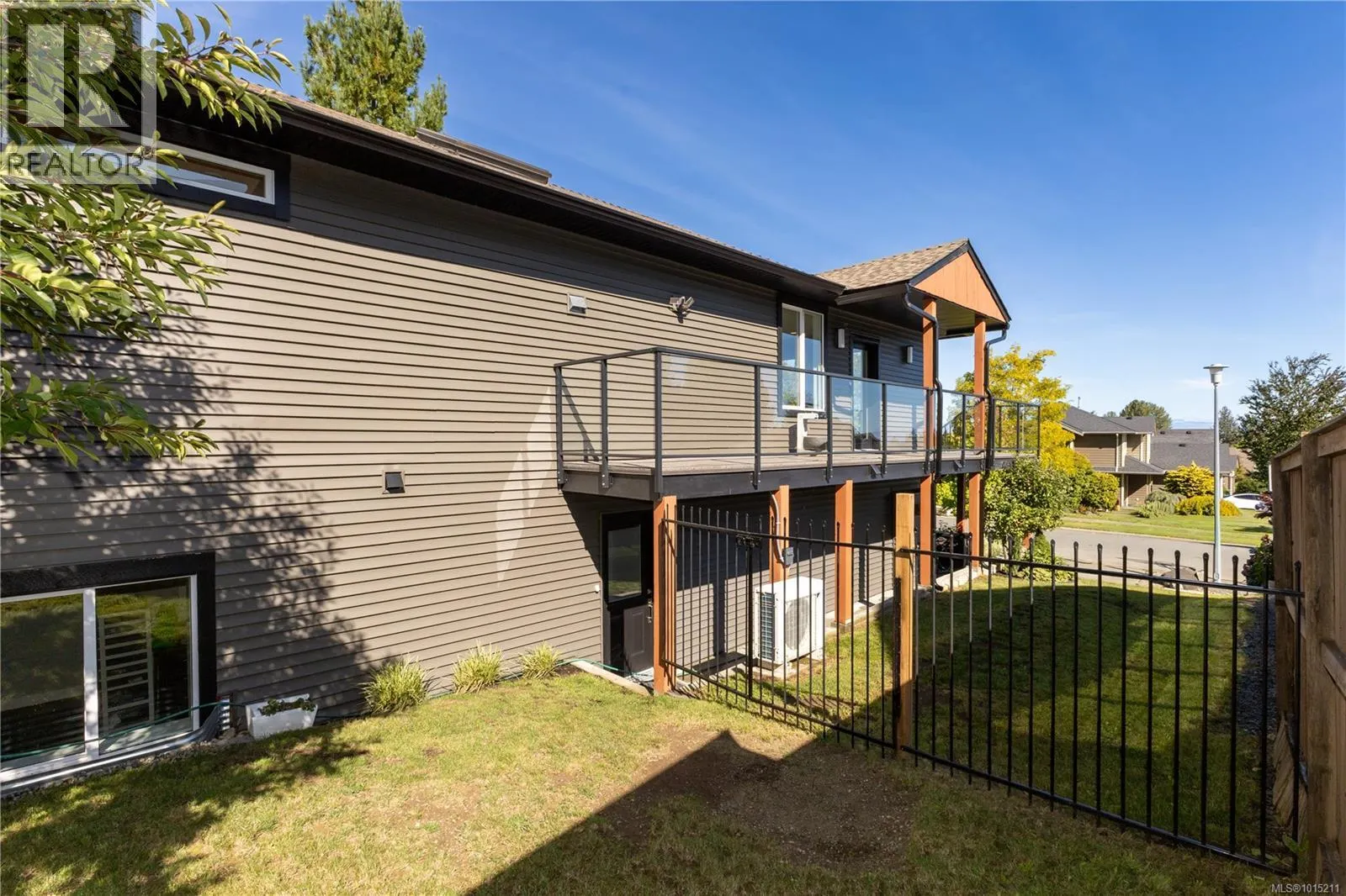 953 Holm Rd