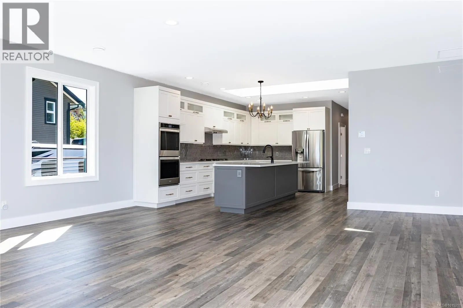 953 Holm Rd