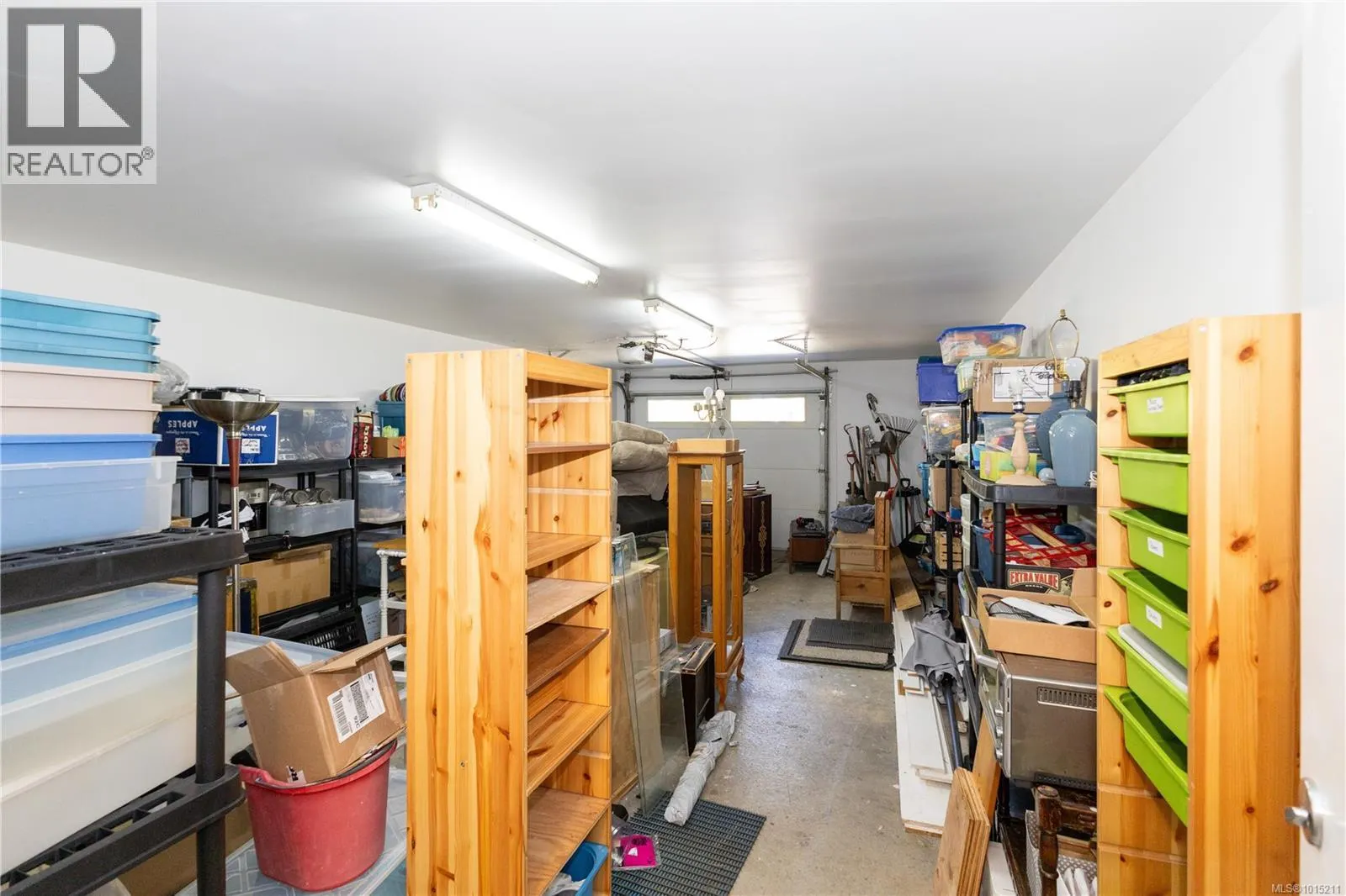 953 Holm Rd
