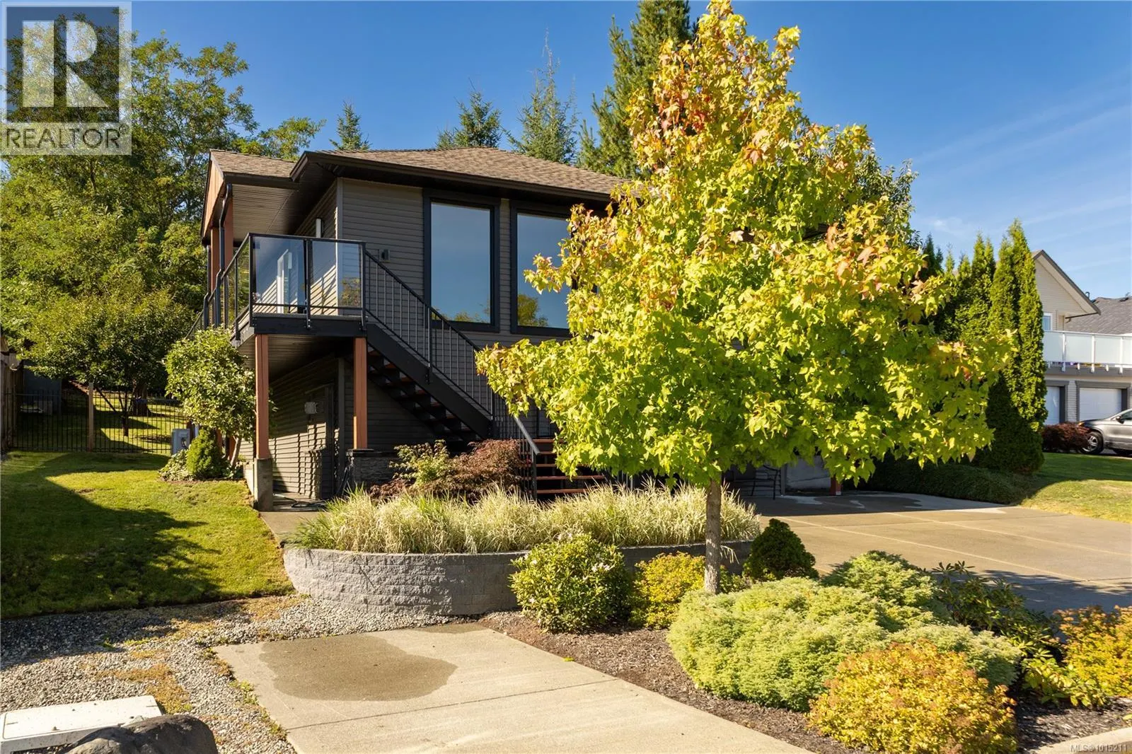 953 Holm Rd