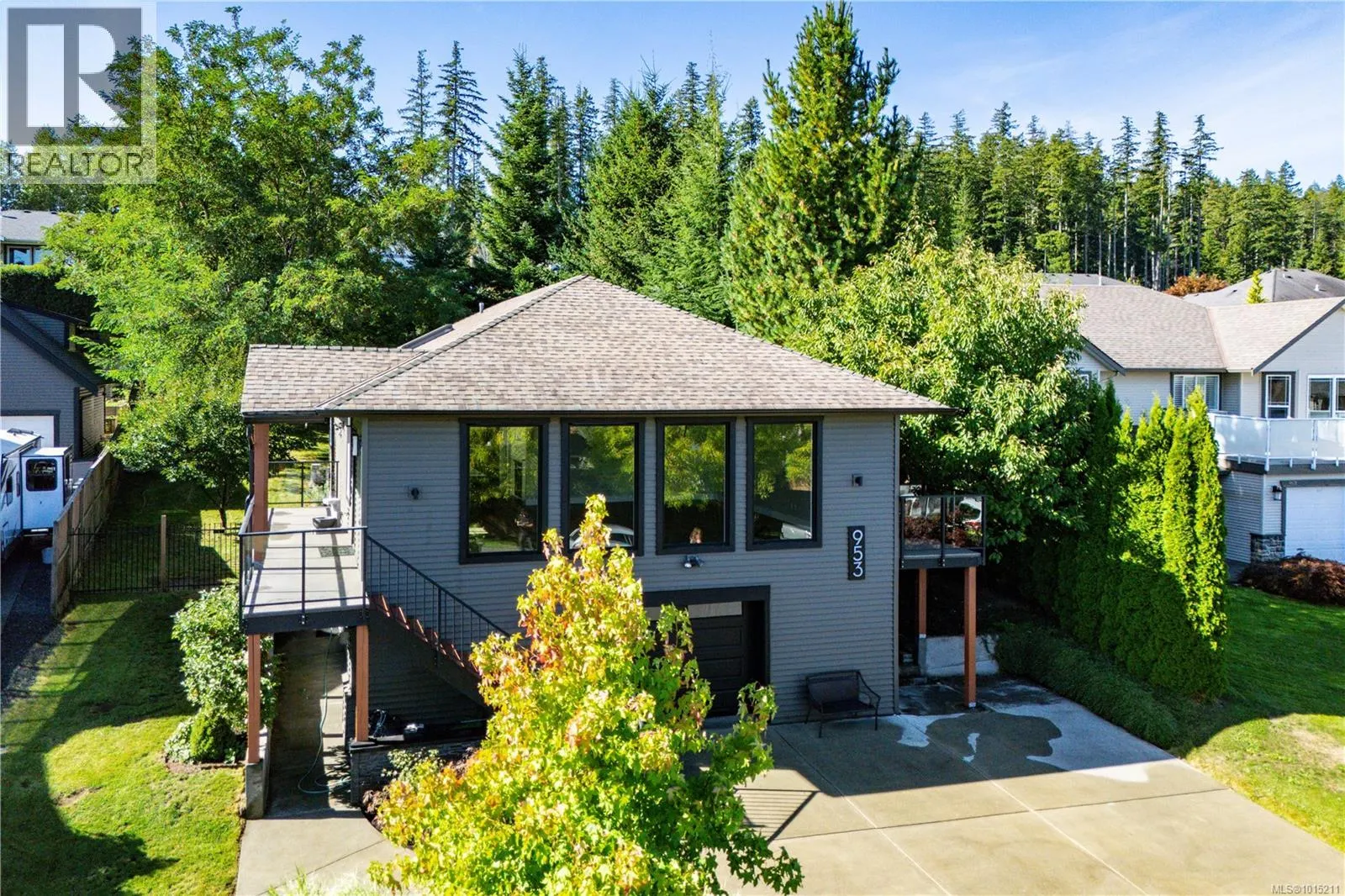 953 Holm Rd