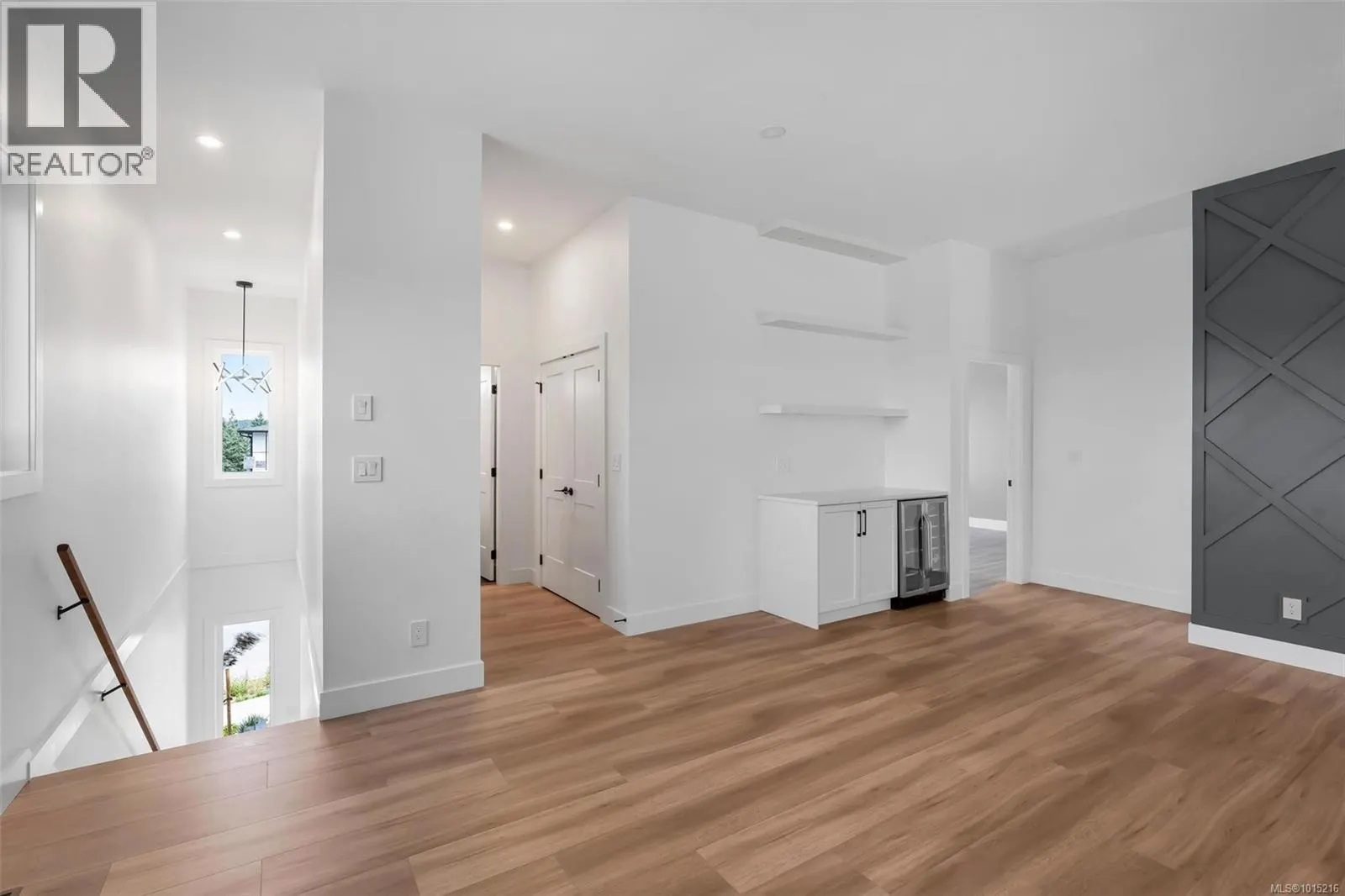 3321 Woodrush Dr