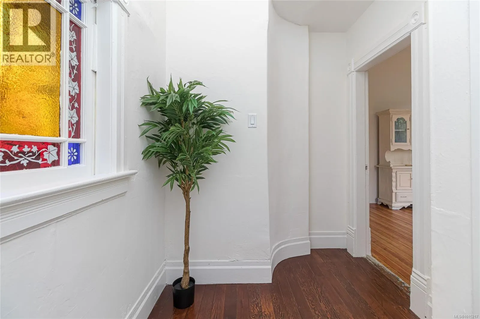 2001 Cameron St