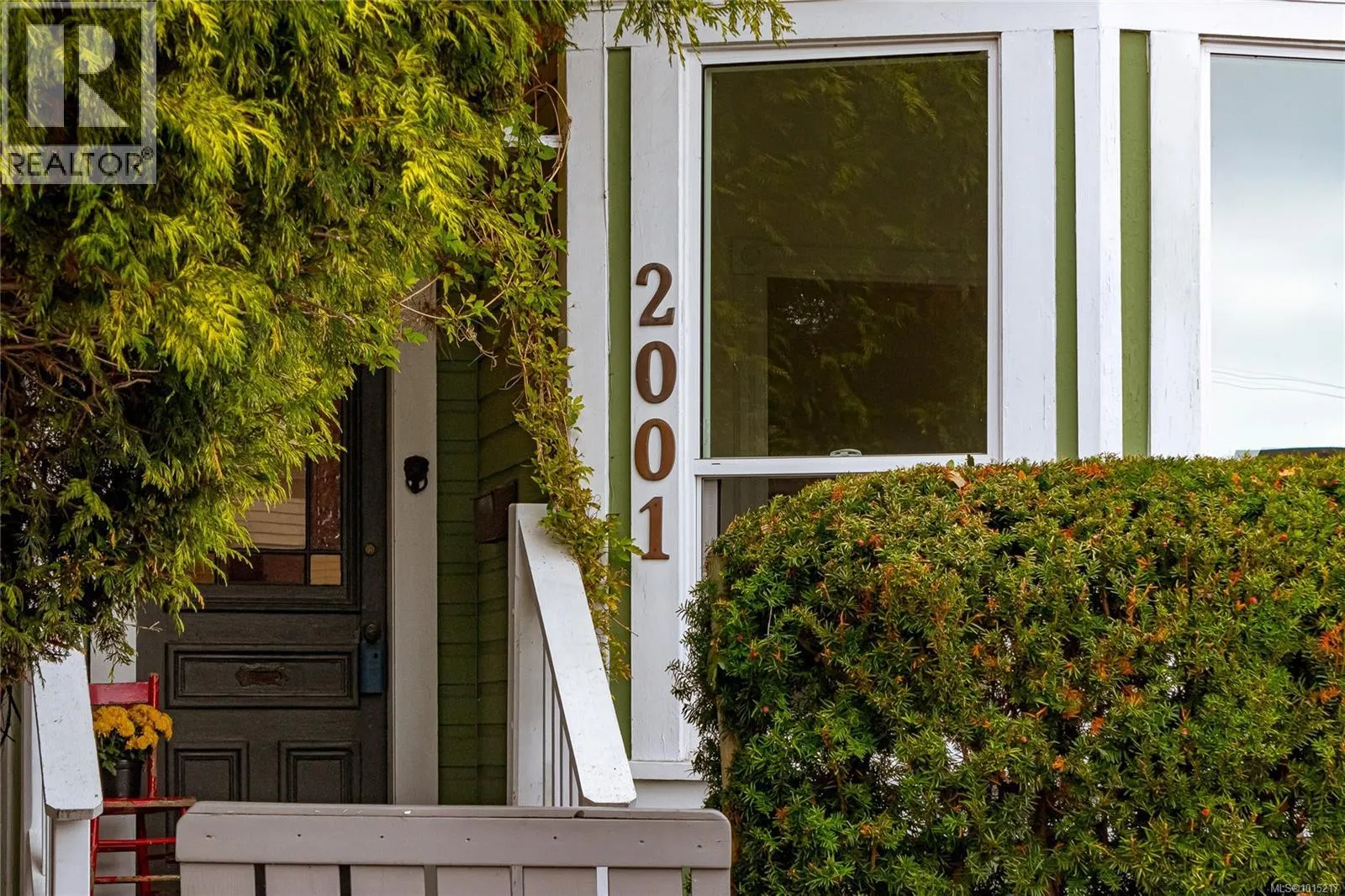 2001 Cameron St