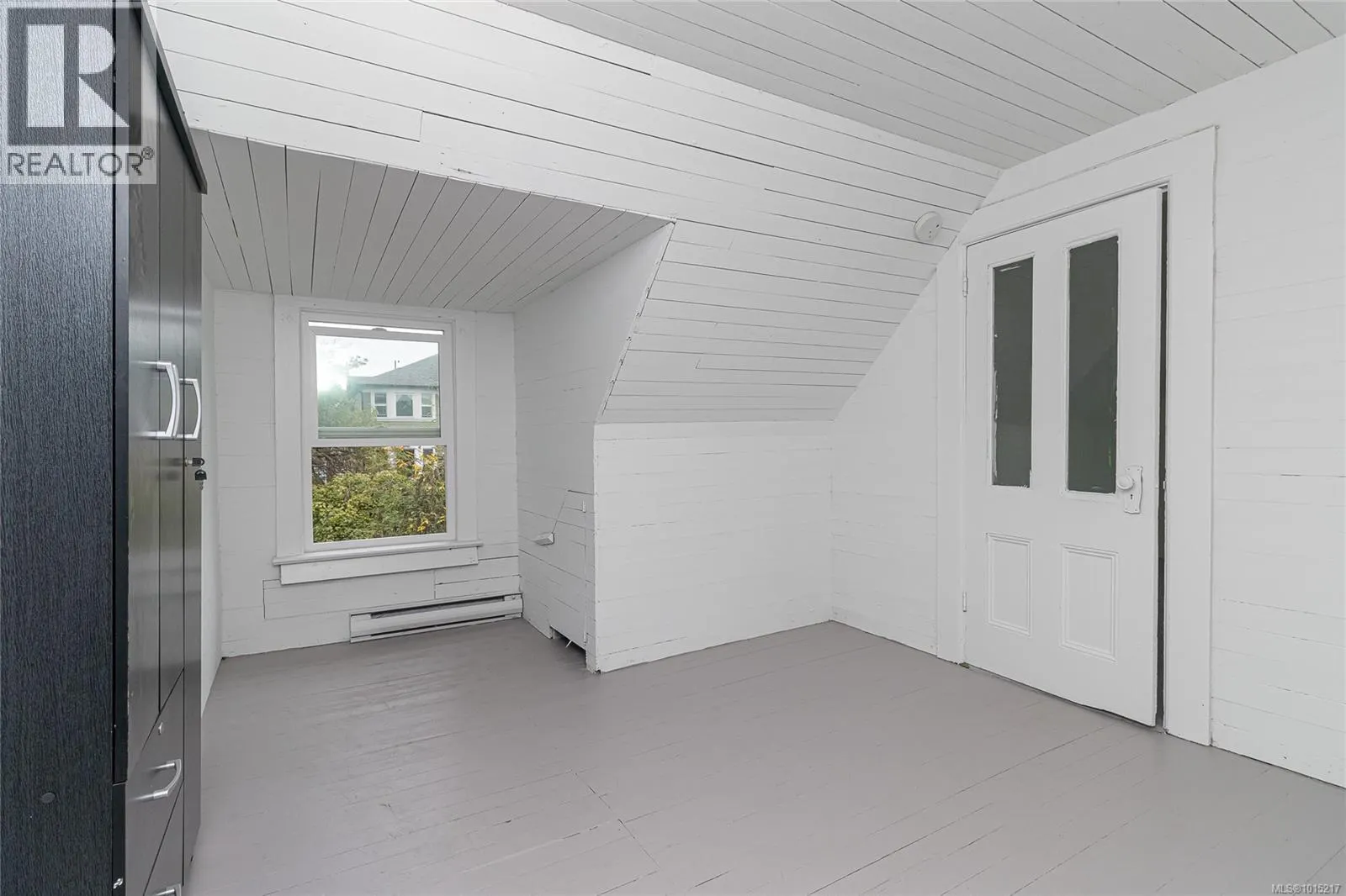 2001 Cameron St