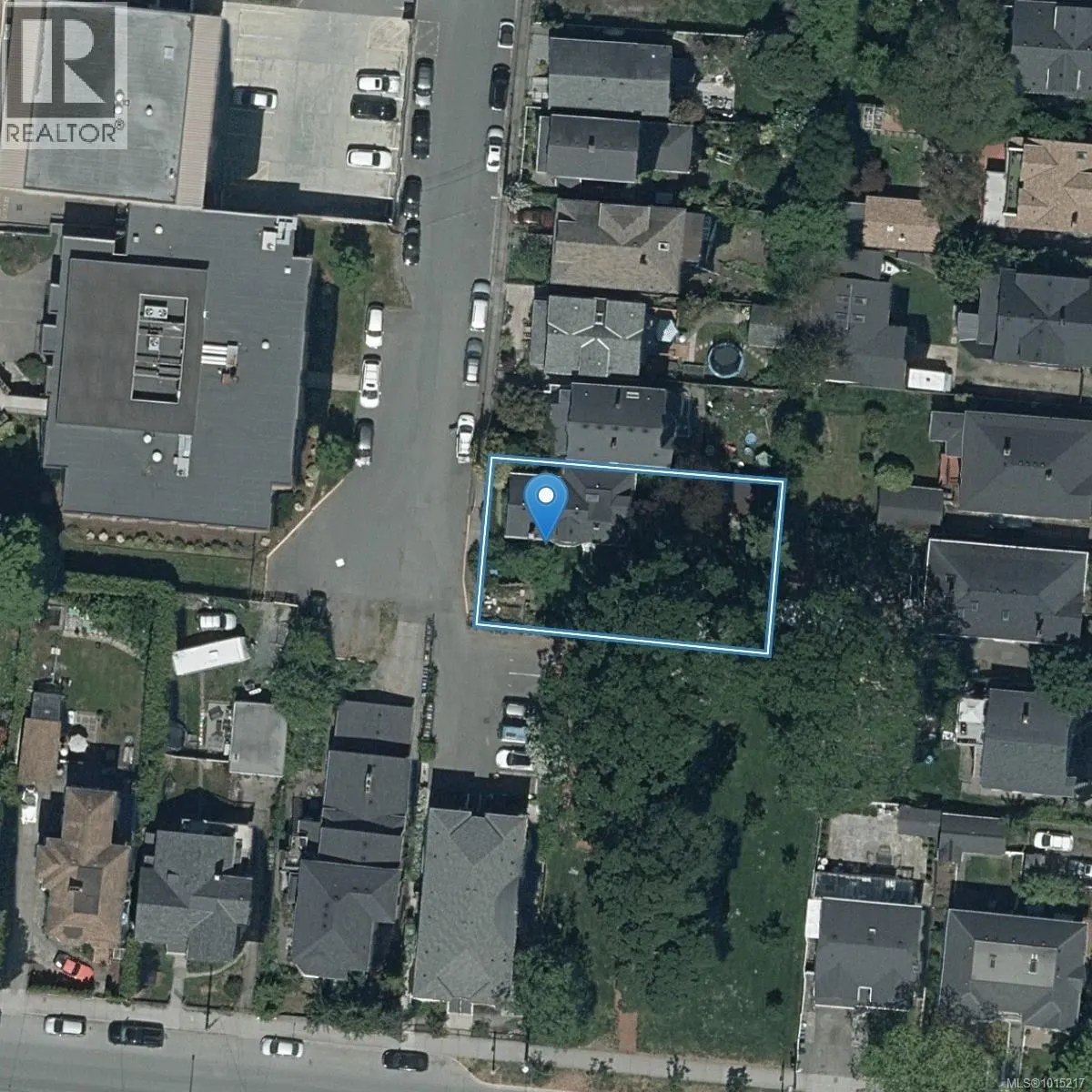2001 Cameron St
