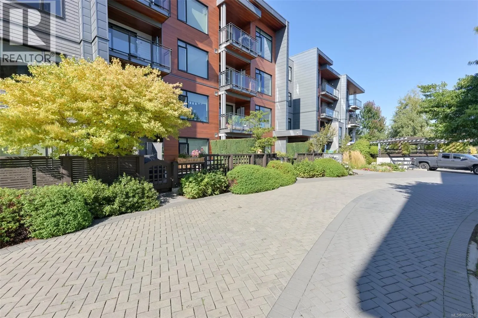 407 3815 Rowland Ave