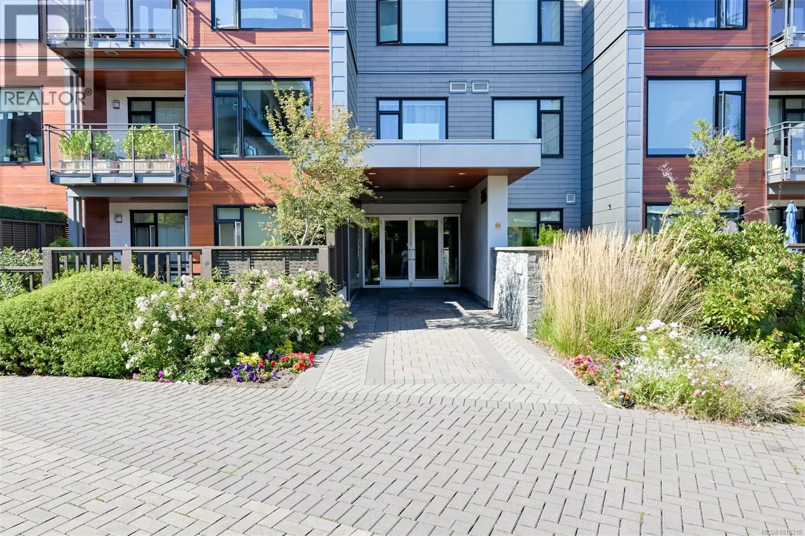 407 3815 Rowland Ave