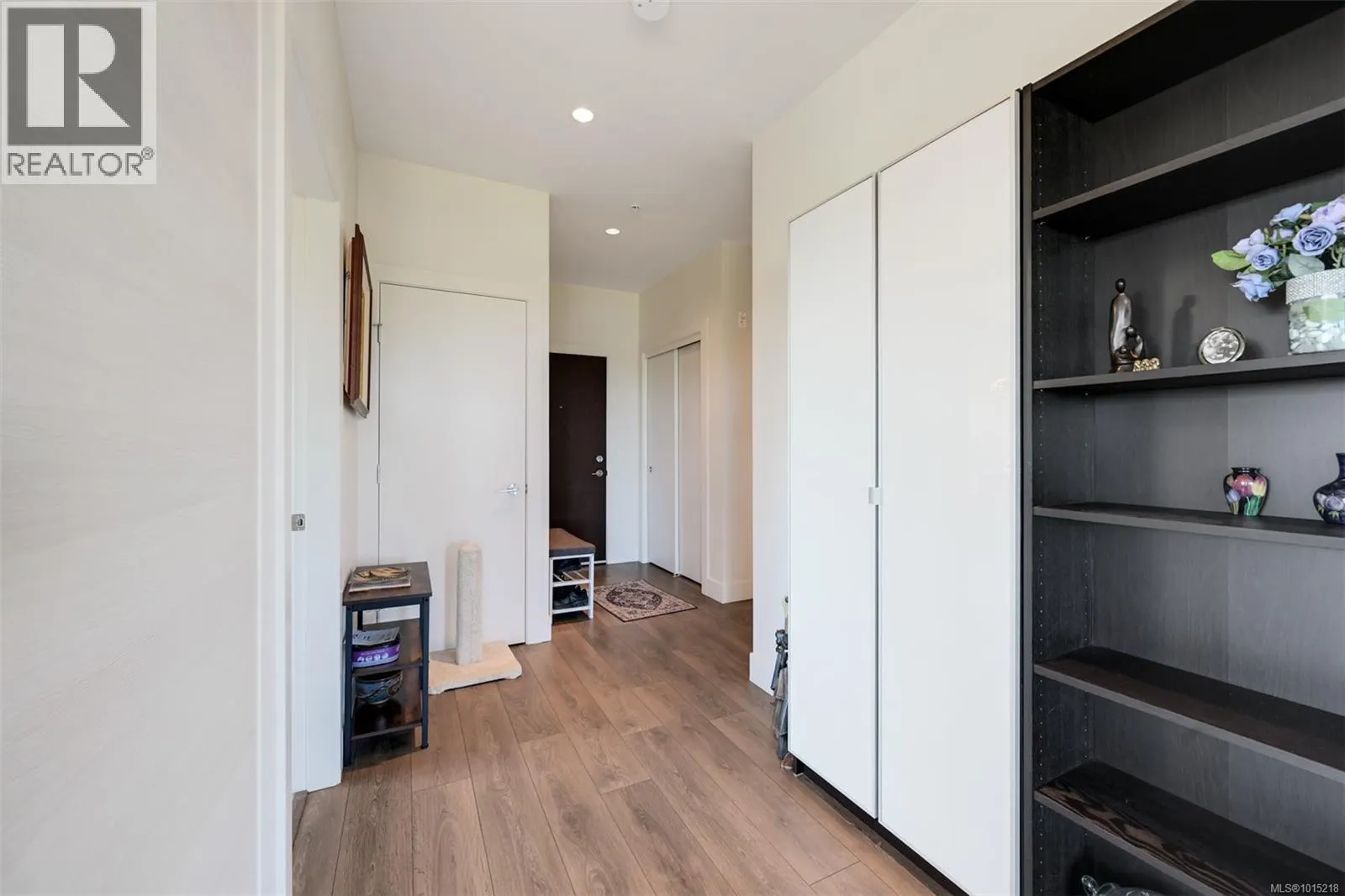 407 3815 Rowland Ave