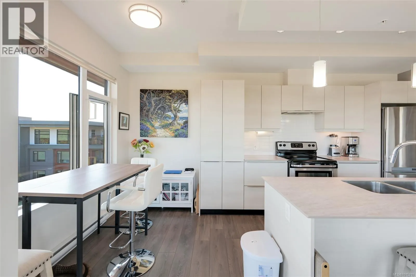 407 3815 Rowland Ave