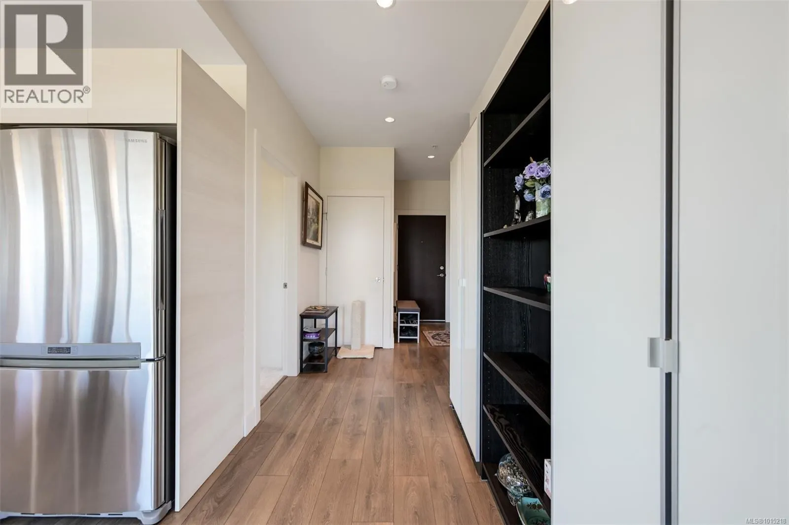 407 3815 Rowland Ave