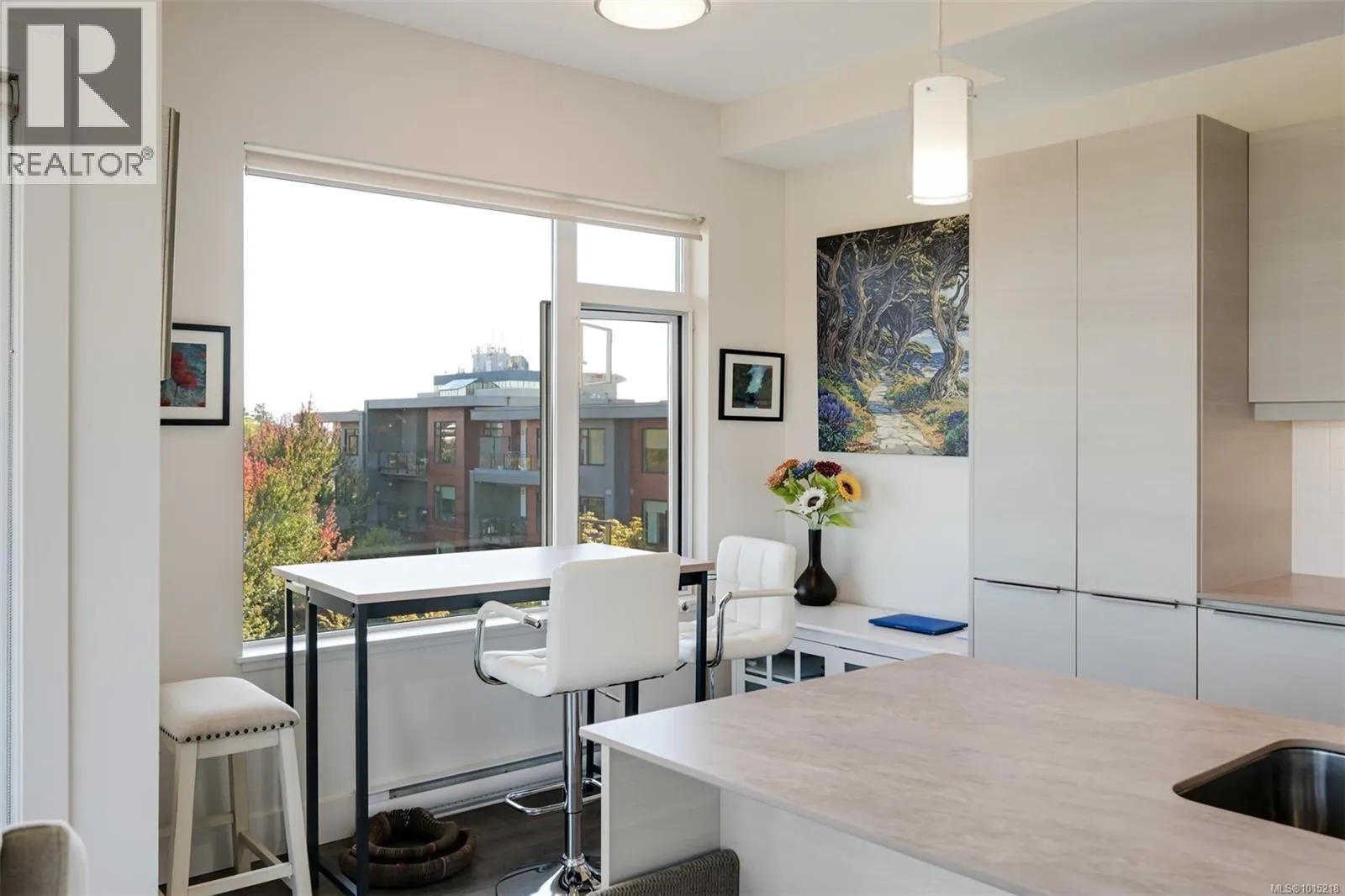 407 3815 Rowland Ave