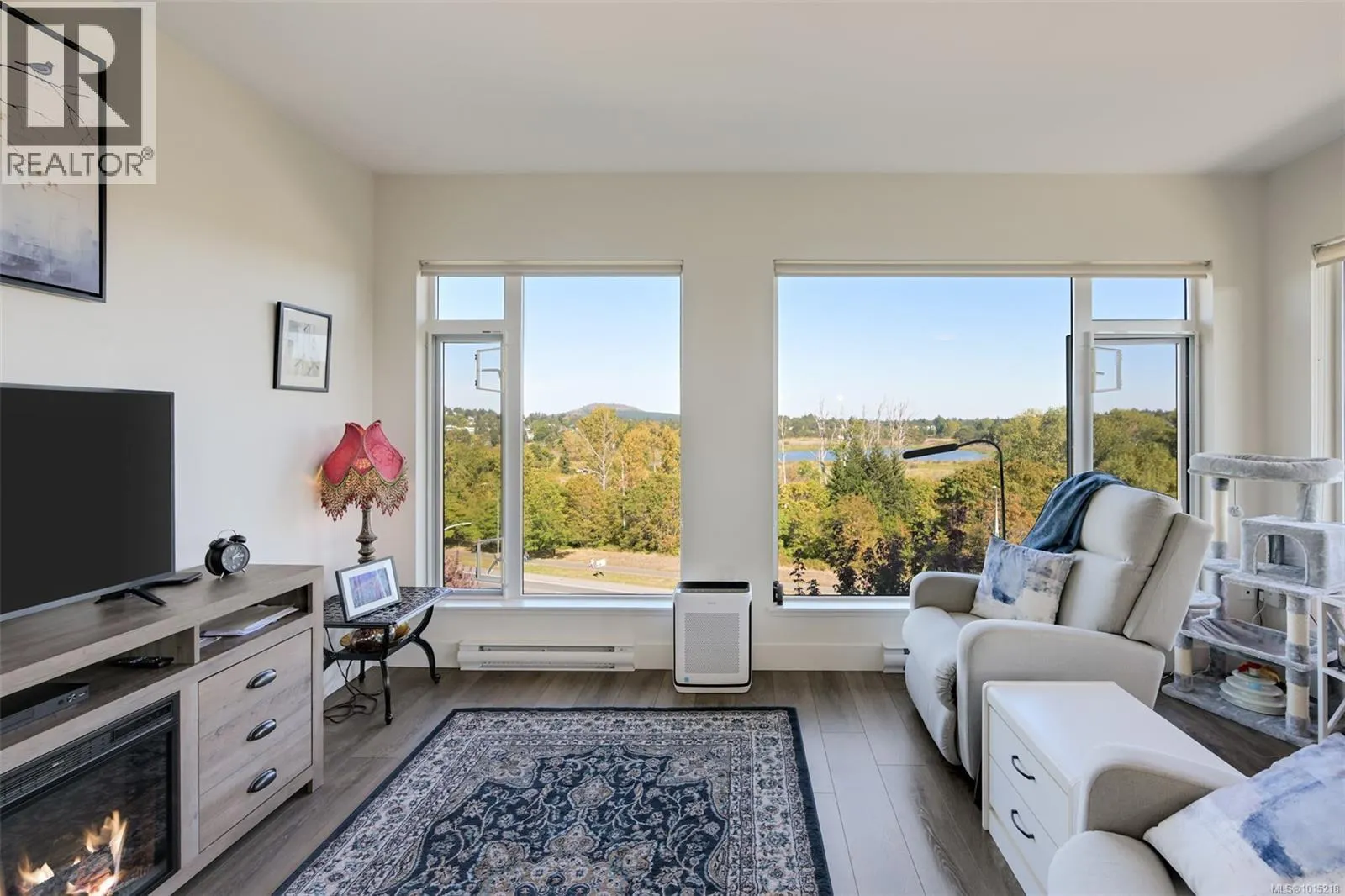 407 3815 Rowland Ave