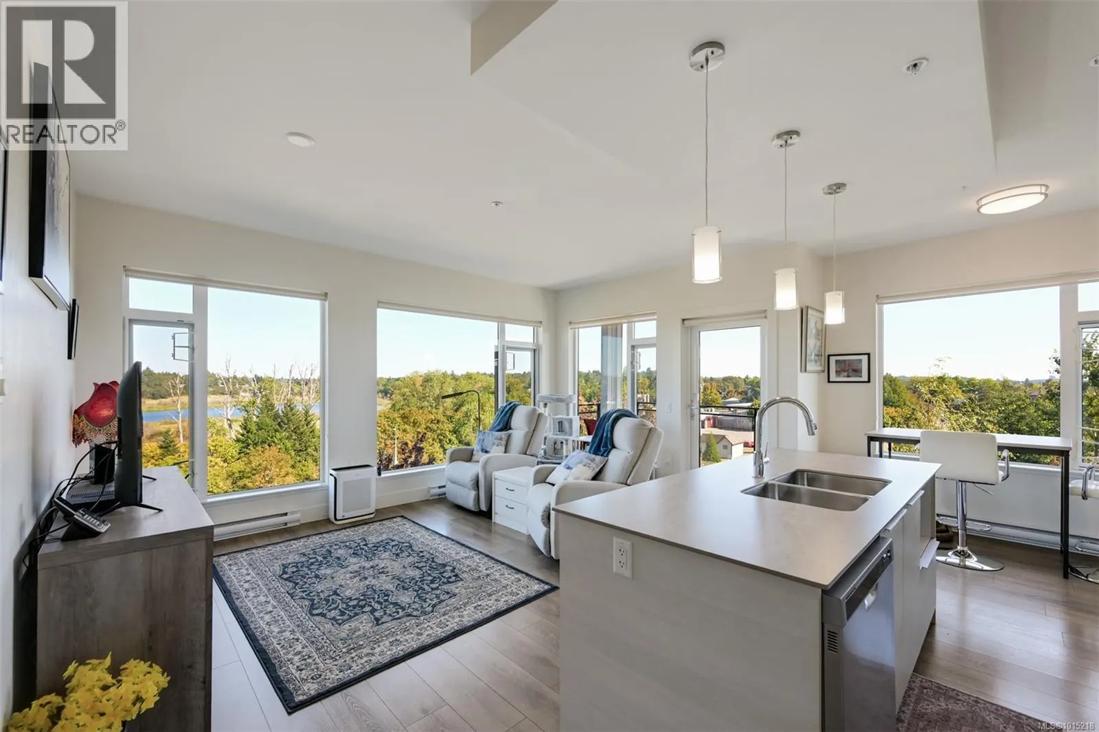 407 3815 Rowland Ave
