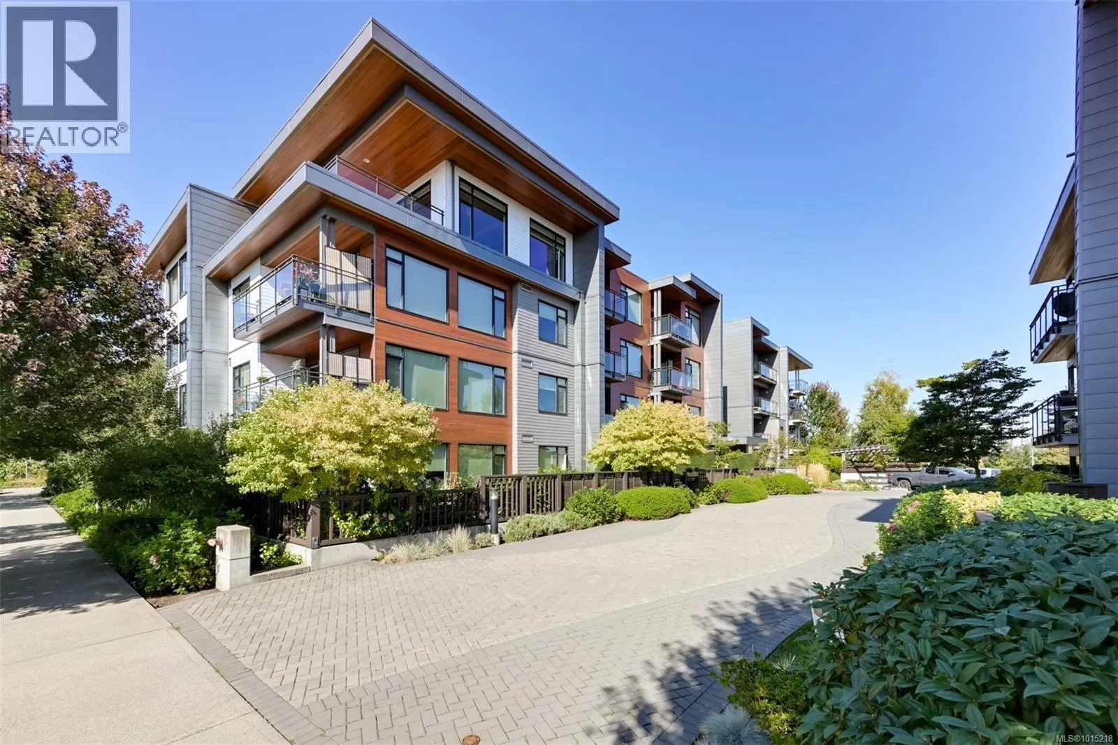 407 3815 Rowland Ave