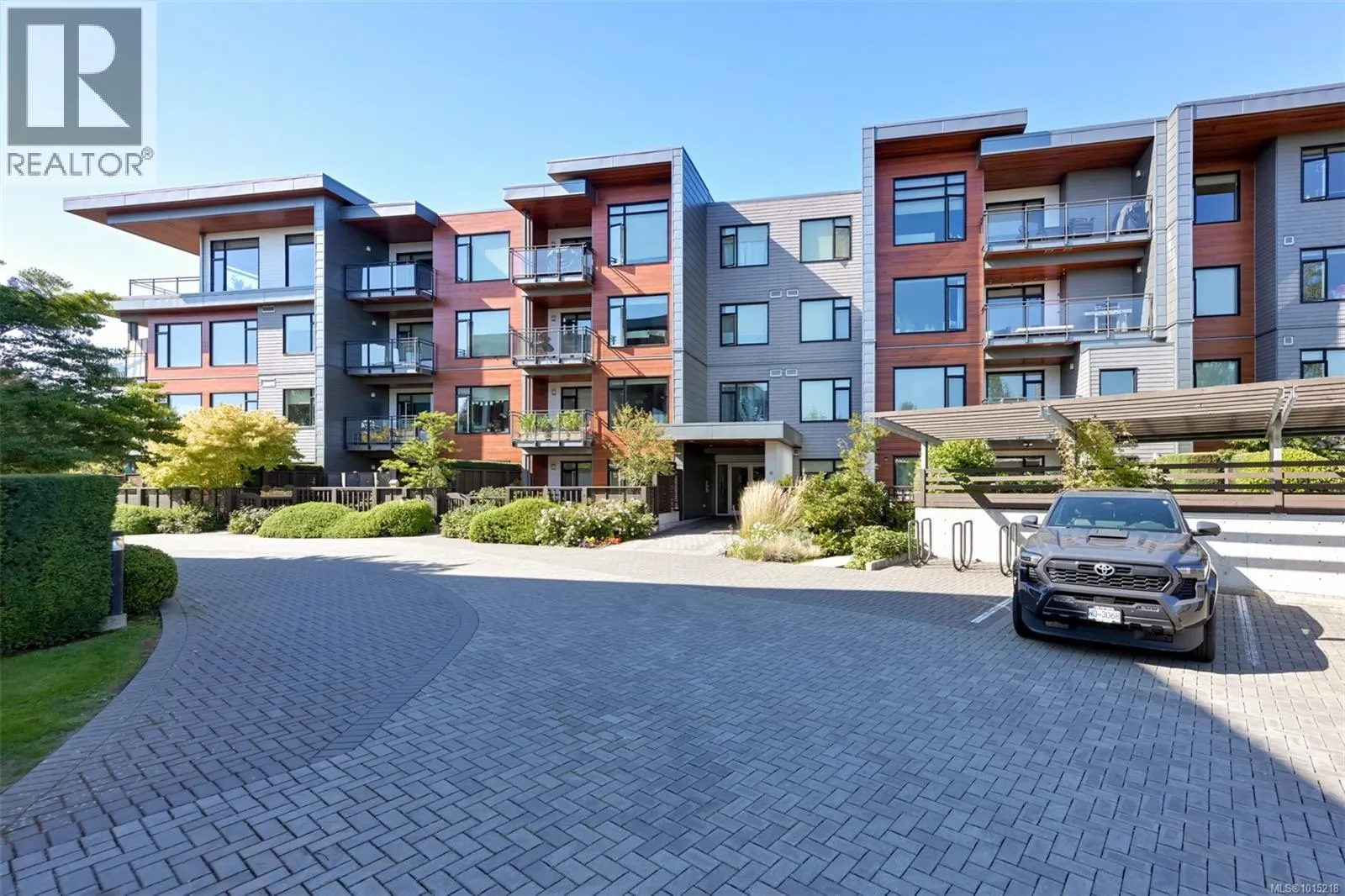 407 3815 Rowland Ave