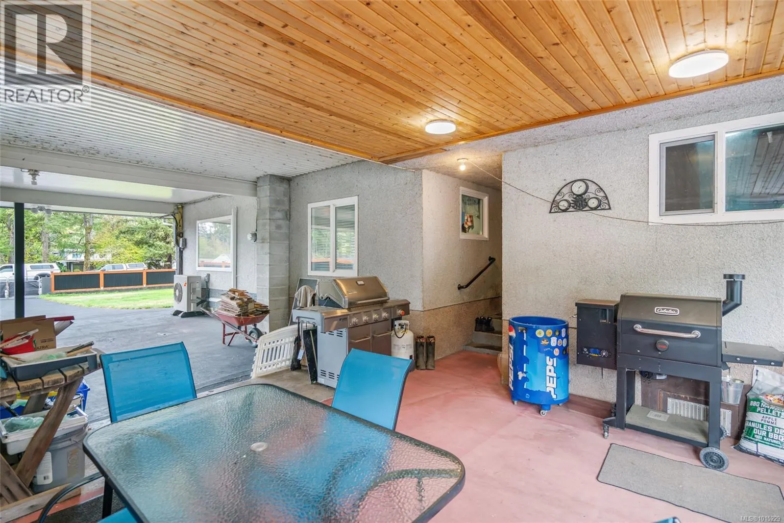 5863 Grandview Rd