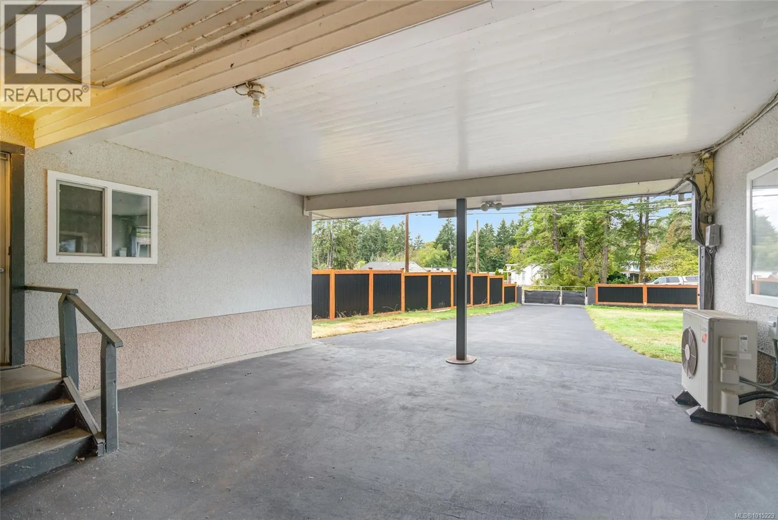 5863 Grandview Rd