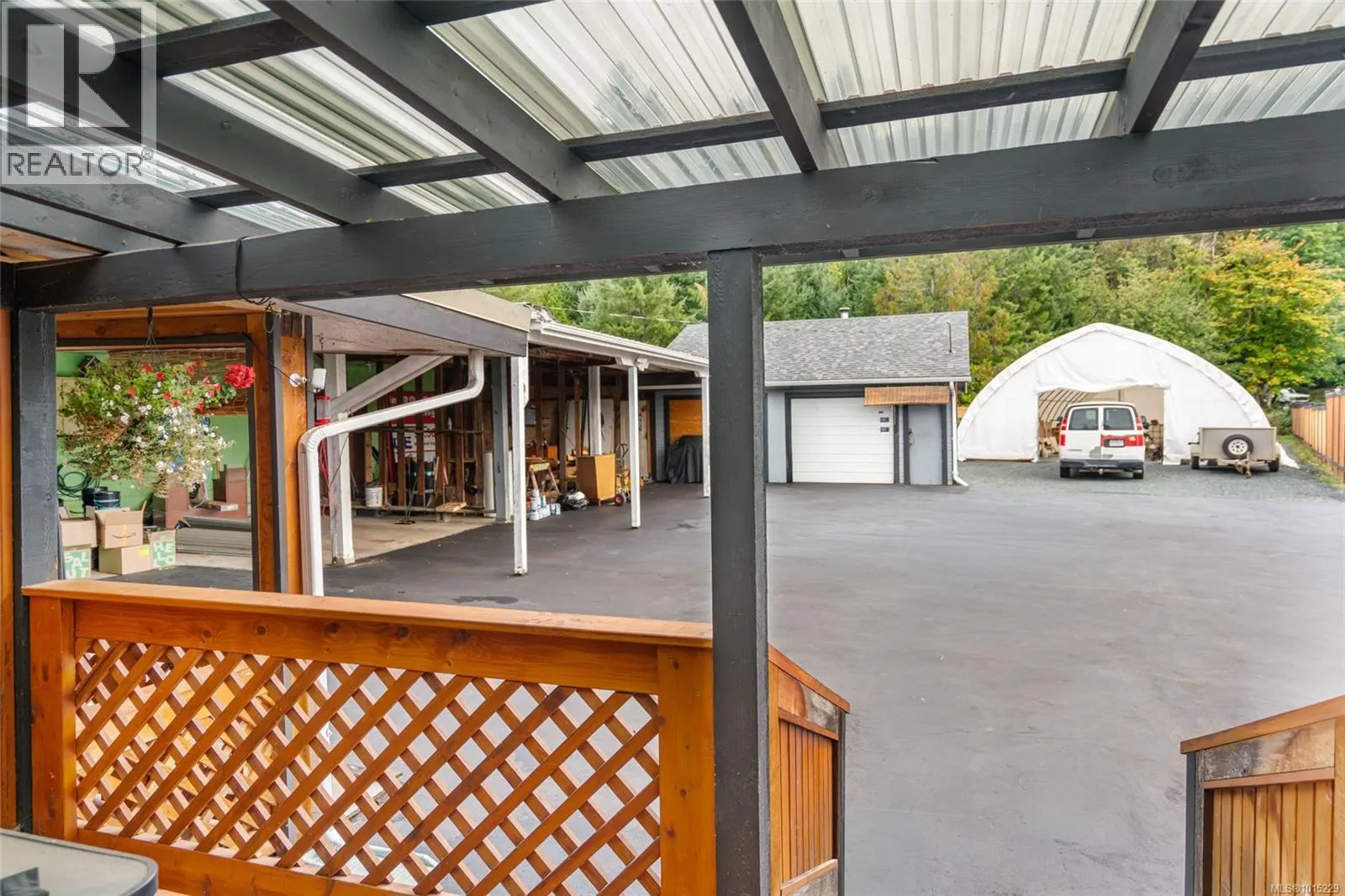 5863 Grandview Rd