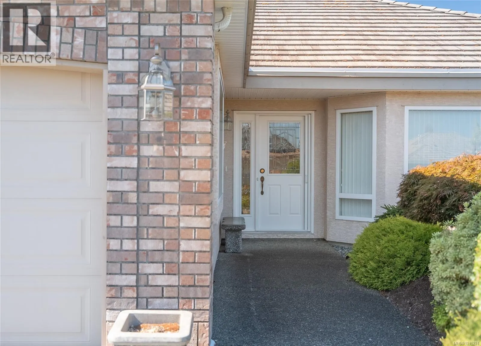 802 Sussex Pl