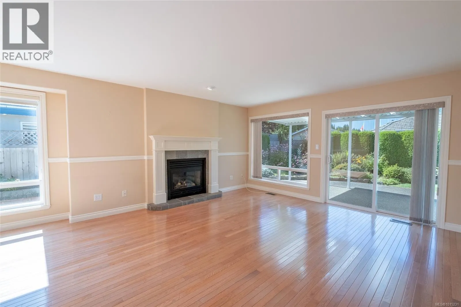 802 Sussex Pl