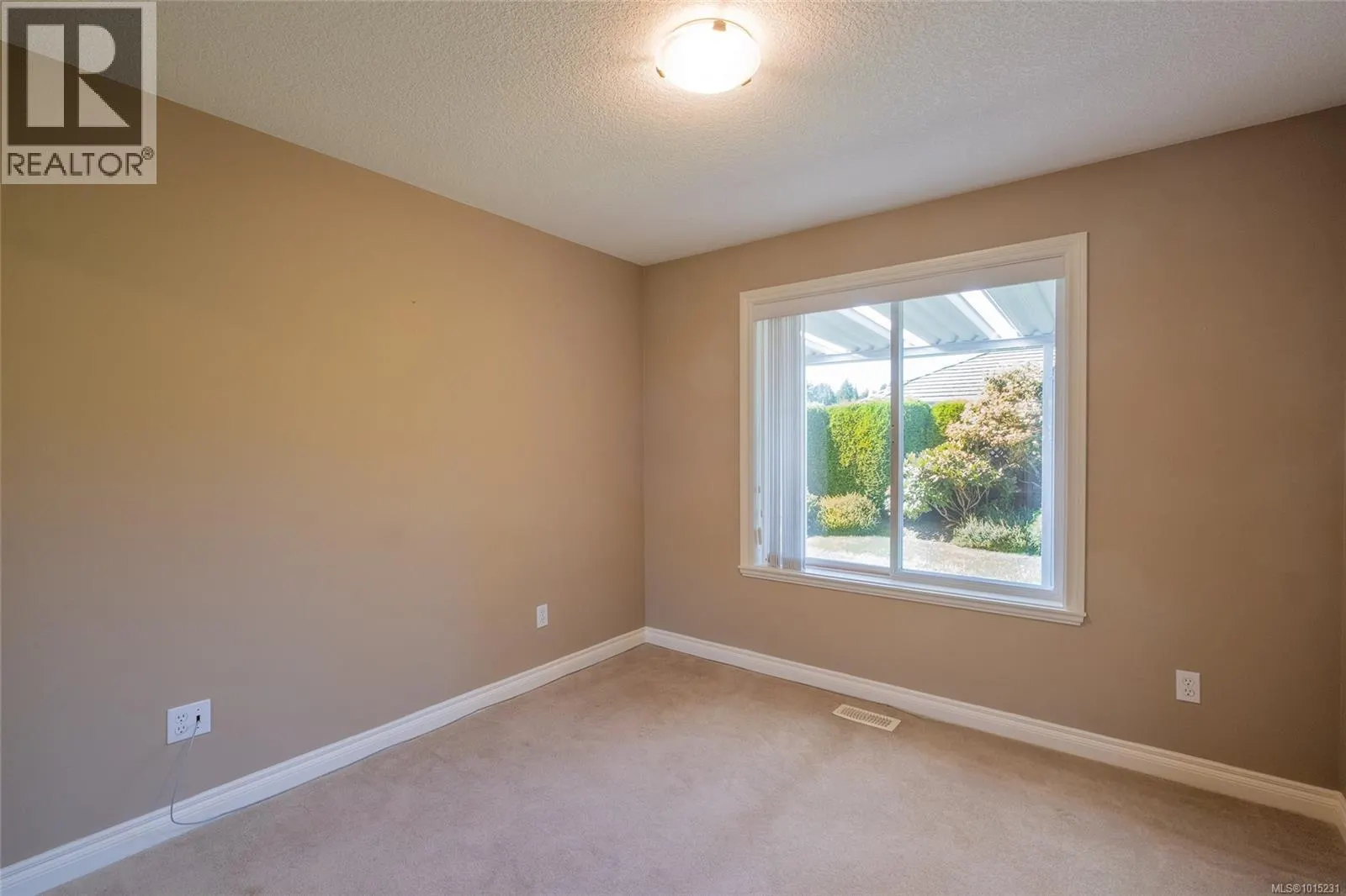 802 Sussex Pl