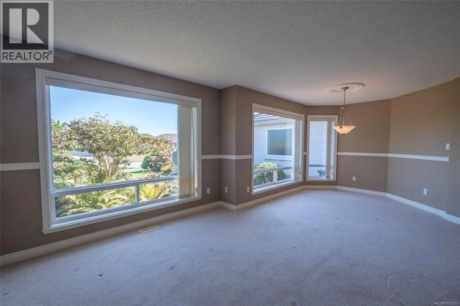 802 Sussex Pl