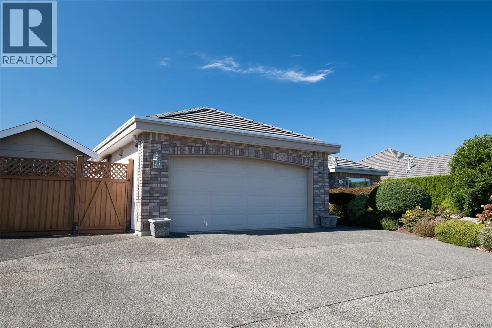802 Sussex Pl