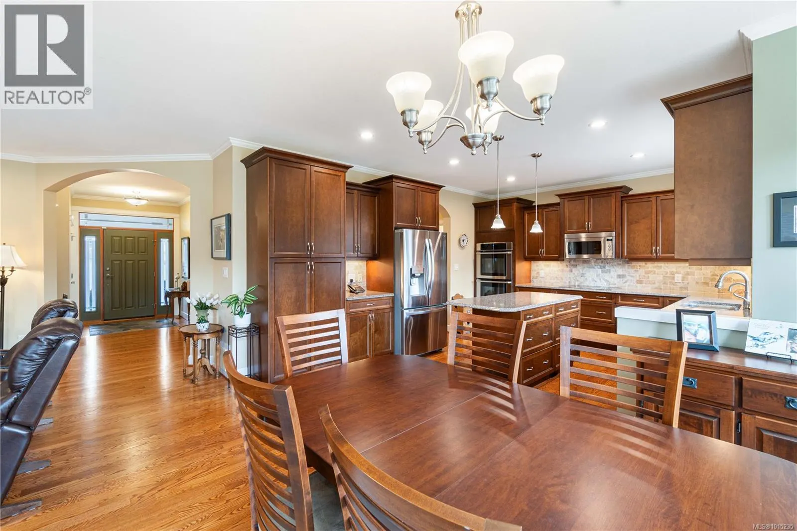 3573 Monterey Dr