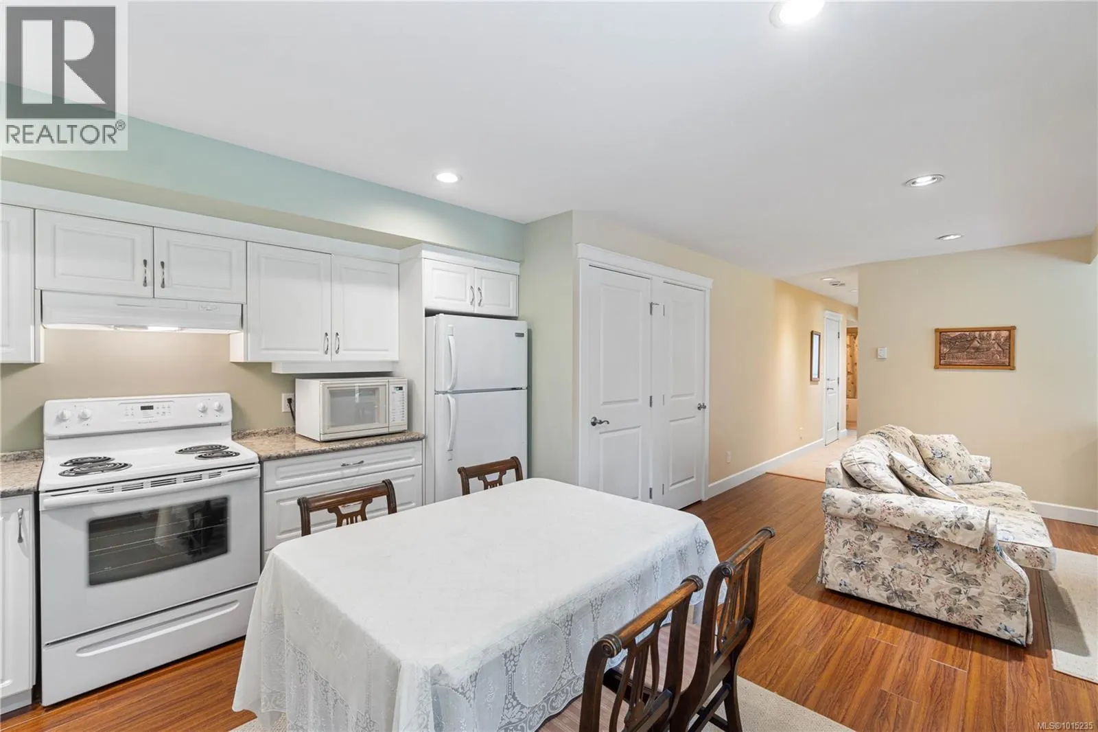 3573 Monterey Dr