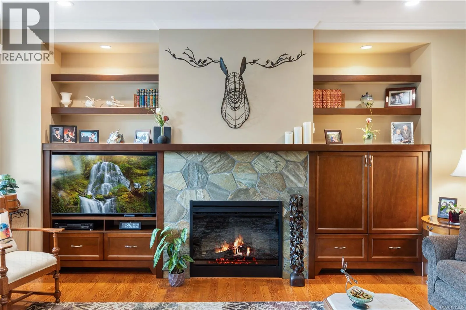 3573 Monterey Dr